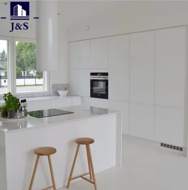 Modern Beyaz Dolaplı Mutfak Trendi Ev Tasarımında Ön Plana mı Çıkıyor?